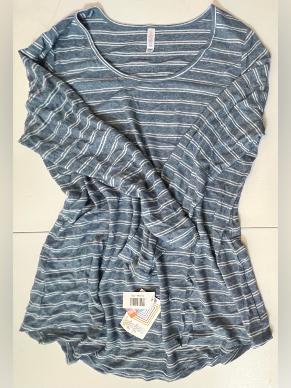 Lularoe Lynnae Tee - Size 2XL
